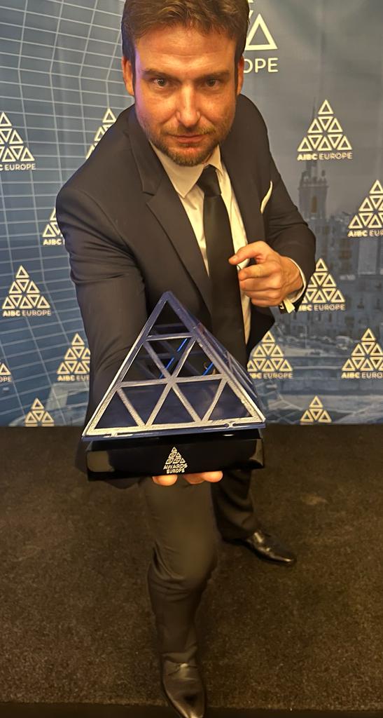 Tony ventura ganhando prêmio de inteligencia artificial em Malta